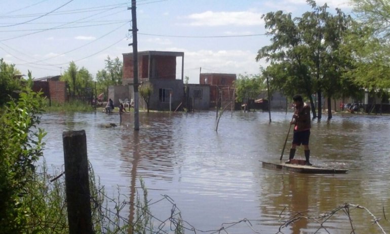 Inundaciones: Detectan que son casi 60 los countries que están en contacto con cursos de agua