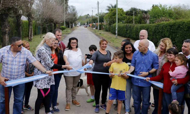 Ducoté apura inauguraciones: “Vamos a hacer más asfaltos de los que nunca se hicieron en la historia de Pilar”
