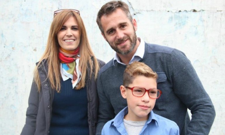 Viviana Canosa y Federico De Achával llegaron con anteojos a niños con problemas visuales