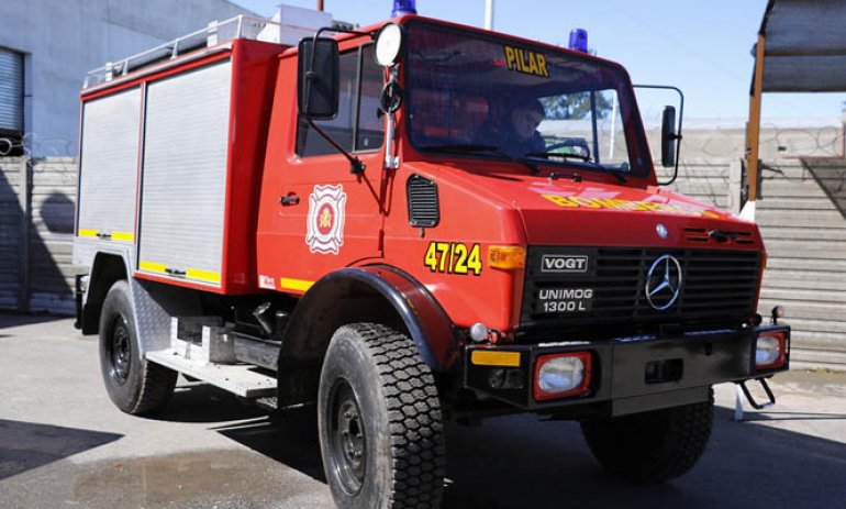 Bomberos voluntarios de Pilar suman un nuevo vehículo para utilizar en emergencias