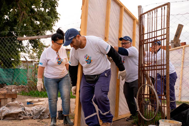 La ONG TECHO reunió a más de 100 voluntarios en Pilar.