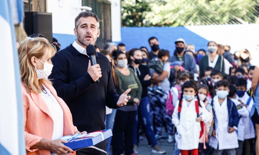 El intendente Achával acompañó el inicio de clases en Pilar