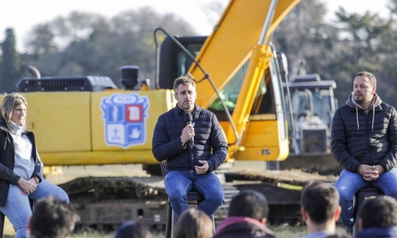 El intendente Achával anunció la construcción del Club Municipal Derqui