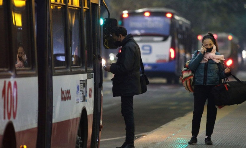 Continúa la suspensión del servicio nocturno de colectivos