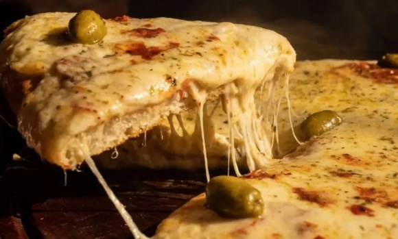 Cuenta regresiva para una nueva edición de «La Noche de la Pizza y la Empanada»