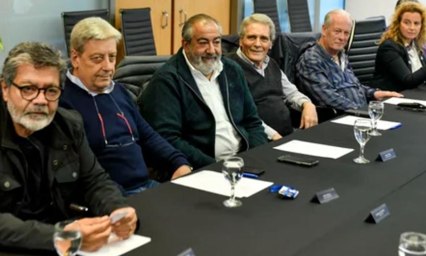 La CGT advirtió que "no permanecerá en silencio" ante el DNU que limita las huelgas