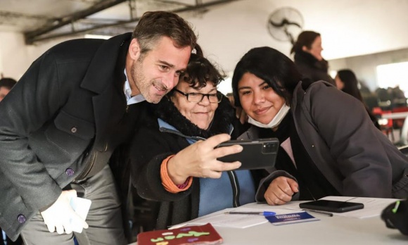 Achával se reunió con vecinas que se forman a través del programa "Mujeres al Frente"