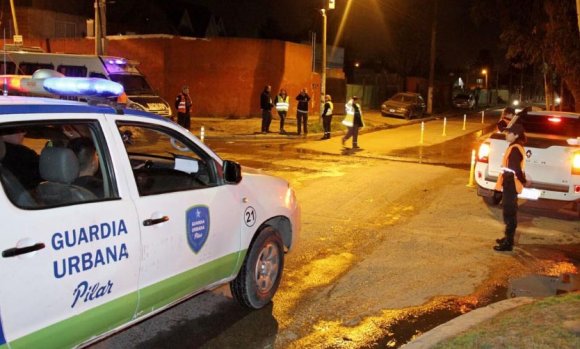 Más de 600 policías salieron a saturar las calles de Pilar