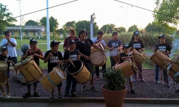 Música: Llega a Derqui “La serenara de los bombos”