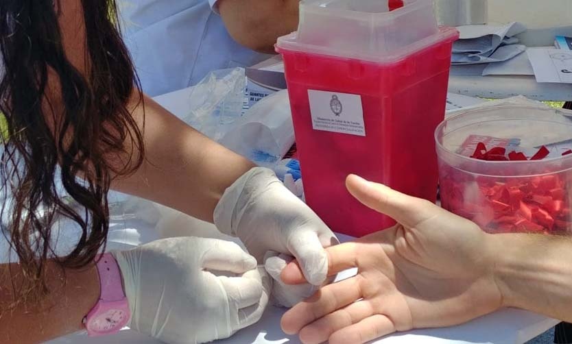 Un centenar de personas se realizaron test de detección de HIV