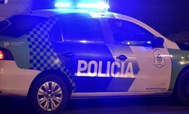 Detienen a un hombre acusado de quemar y golpear a su esposa