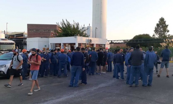 Trabajadores de una empresa del Parque reclaman recomposición salarial