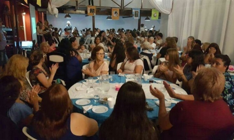 Homenaje a 300 mujeres en su día