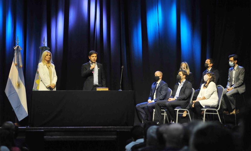 Kicillof tomó juramento a los ministros: "El gabinete se fortalece, gana territorialidad"