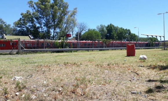 Vecinos de Del Viso buscan darle vida a los terrenos linderos al Tren Belgrano Norte