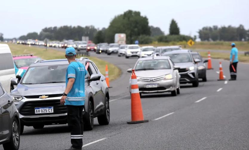 Verano: con drones detectarán conductores que usen celulares o no lleven cinturón
