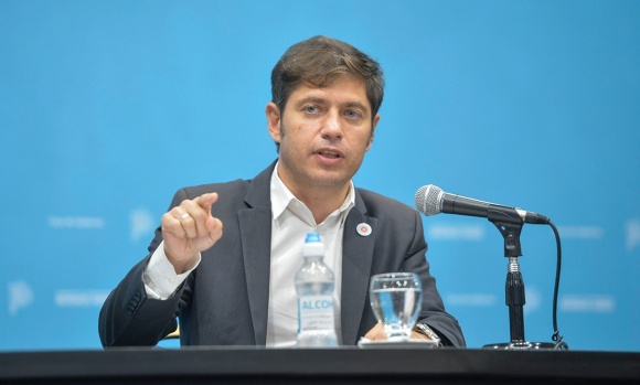 Kicillof sobre el ataque institucional en Brasil: “Derecha violenta intoxicada de odio”