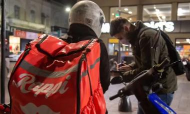 Provincia arma una "contrarreforma" para contener a los trabajadores de plataformas