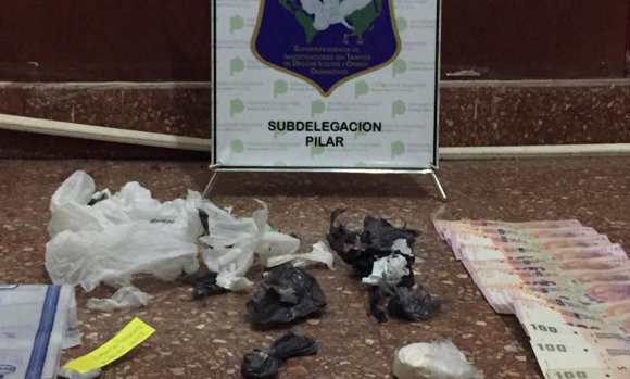 Detienen a varias personas acusadas de vender droga en un barrio de Pilar