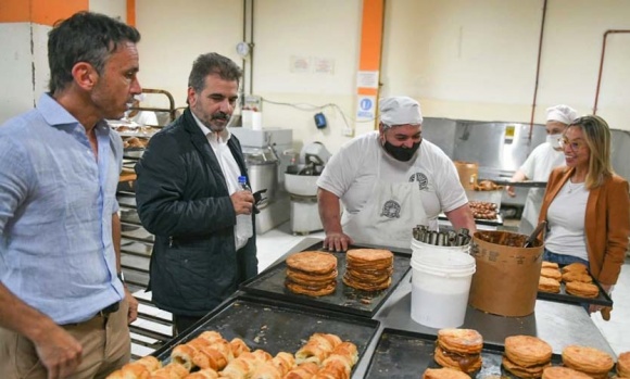 Ritondo recorrió Derqui acompañado por los candidatos de Juntos