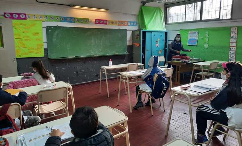 La Provincia habilitó la implementación de desayunos y meriendas en las escuelas