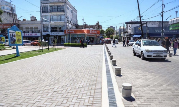 Piden que se vuelva a habilitar el estacionamiento en los alrededores de la Plaza 12 de Octubre