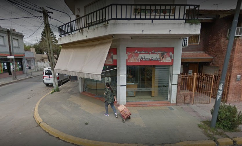Apuñalan en un asalto a la empleada de una panadería en el centro de Pilar