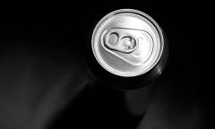 Buscan por ley prohibir la venta de bebidas energizantes a menores de edad