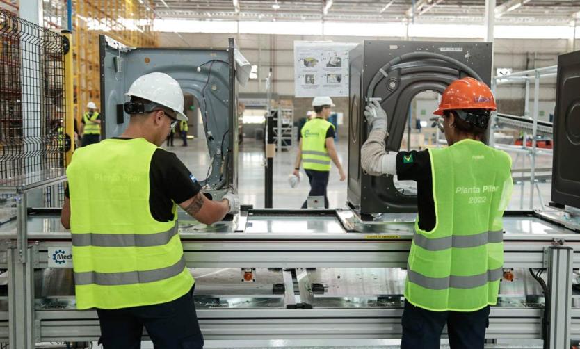 Whirlpool: la empresa no da marcha atrás y ratifica los despidos