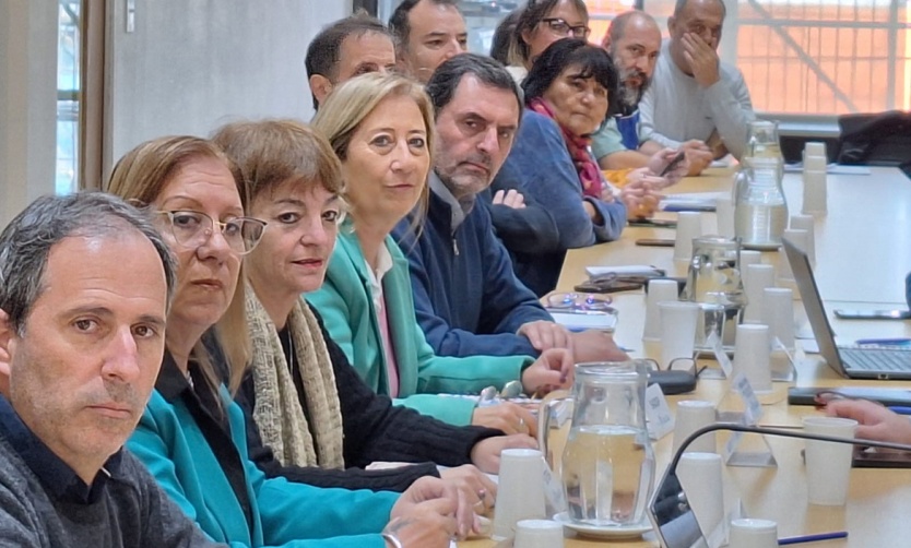 Docentes le piden aumento a Kicillof para enfrentar el ajuste “impulsado por el gobierno nacional”