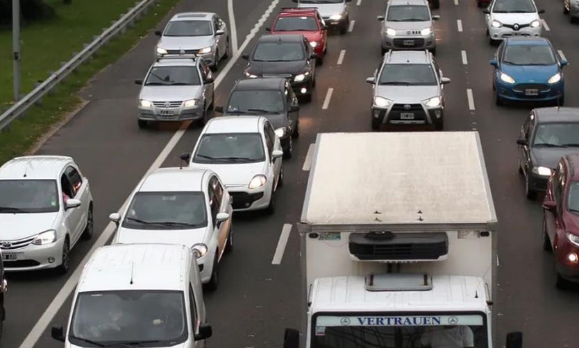 Circular por banquinas; una de las infracciones más frecuentes que los conductores no admiten