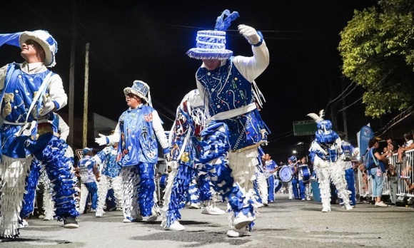 La celebración del Precarnaval llega al centro de Pilar