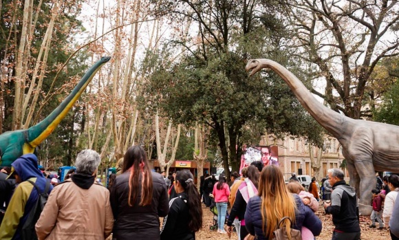 Ya abrió sus puertas al público el Parque Pilar Jurásico