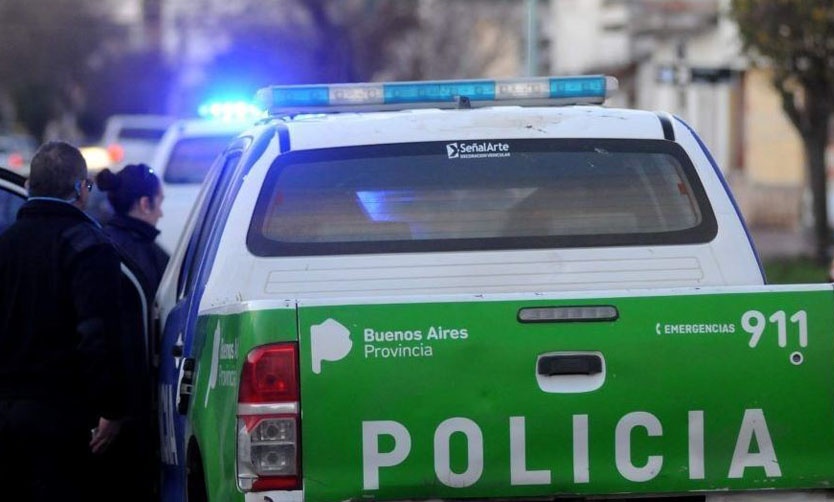 Matan a golpes a un hombre y detienen a su vecina que lo acusó de abusar de su hija