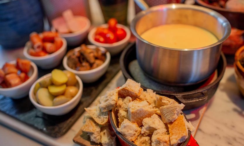 Llegan las noches de Fondue al Hotel Hilton de Pilar