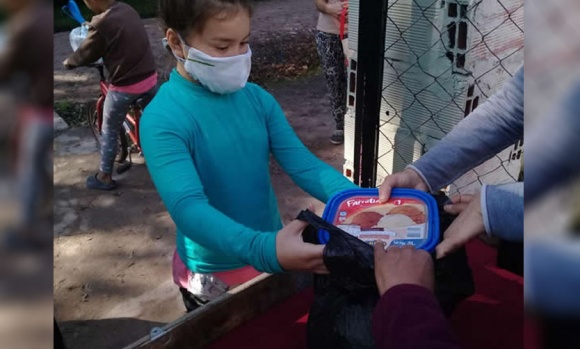 La Fundación Creciendo colaboró con alimentos para el Comedor Emanuel