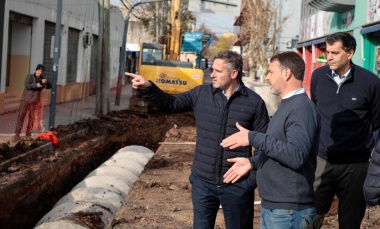 Achával recorrió la obra hidráulica que avanza en el centro de Pilar