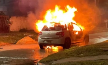 Horror en José C. Paz: encontraron dos cuerpos calcinados en un auto