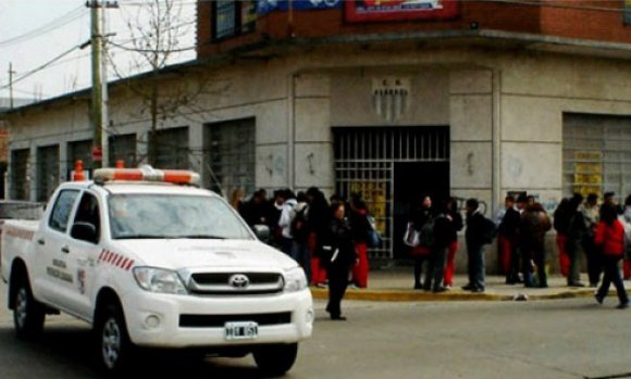 Admiten que no hay personal policial para cuidar a los chicos a la salida de la escuela