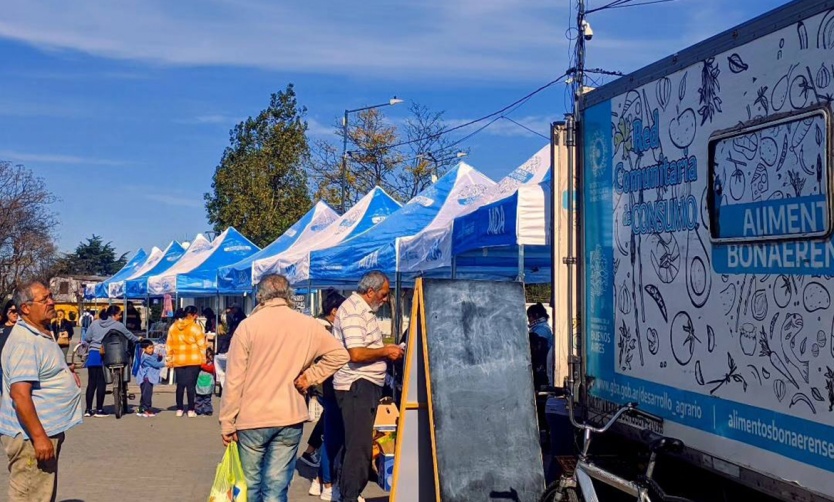 Mercados Bonaerenses llega con ofertas a un barrio de Pilar