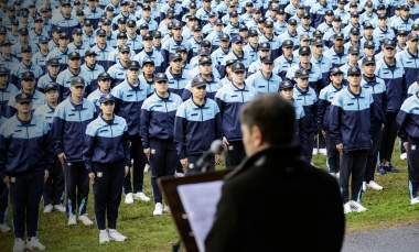 Kicillof tomó juramento a futuros policías y reclamó a Nación fondos para seguridad