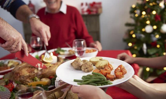 Cómo evitar los excesos en la mesa de las fiestas