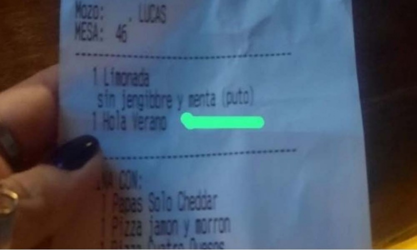 Fue a festejar su cumpleaños a una cervecería y recibió un insulto homofóbico en el ticket