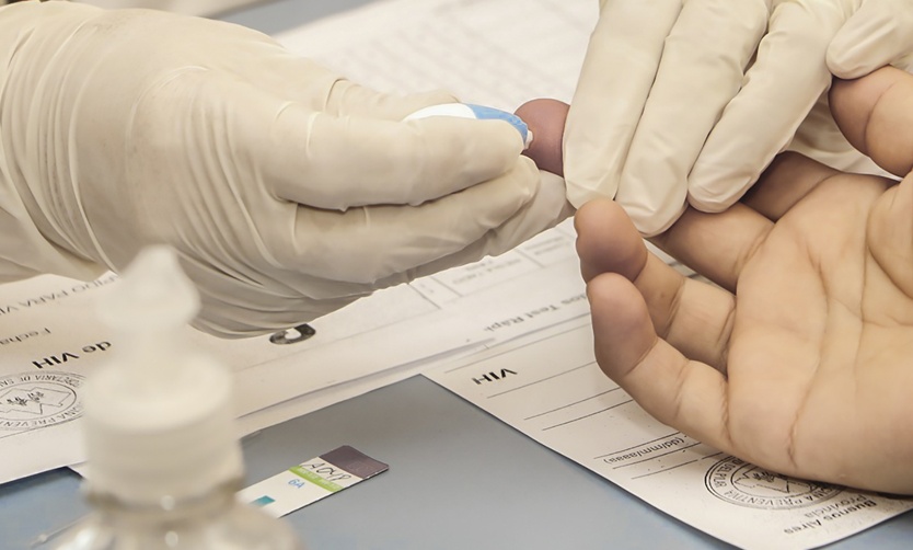 Buscan incrementar los testeos rápidos para detectar casos de HIV