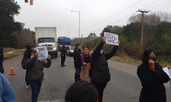 Corte en la Ruta 25 tras el choque que le costó la vida a dos personas