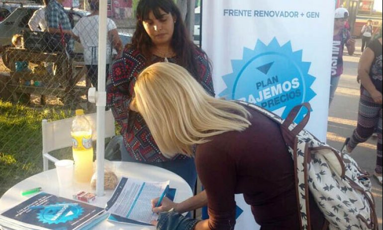 El Frente Renovador junta firmas en busca de apoyo al proyecto de quita del IVA a los alimentos básicos