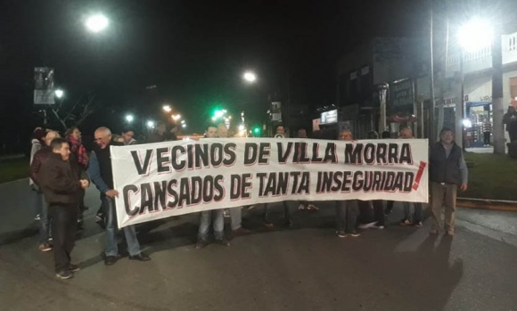 Vecinos de un barrio marcharon para pedir seguridad: "Vivimos con miedo"