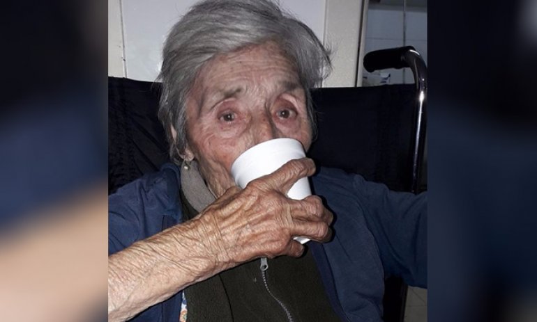 Piden ayuda para una mujer de 93 años a la que se le incendió la casa y perdió todo