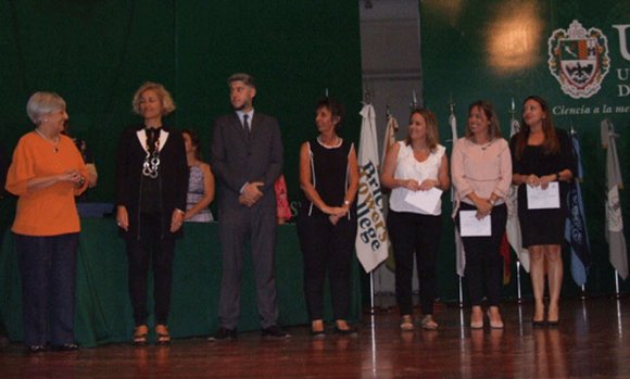 Entregaron el premio al nuevo Educador del Año 2017