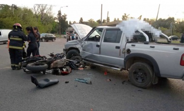 Motociclista murió al colisionar contra una camioneta